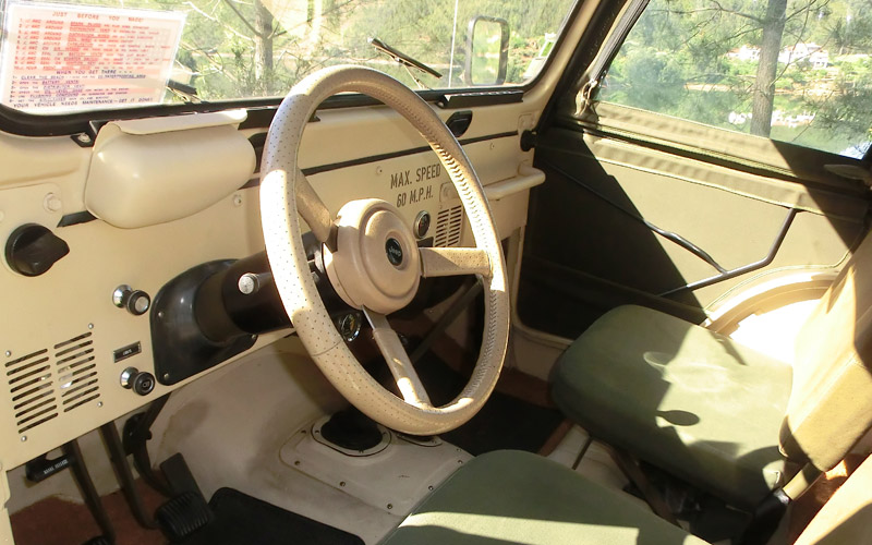 Interior Jeep CJ5 Interior de Jeep CJ5